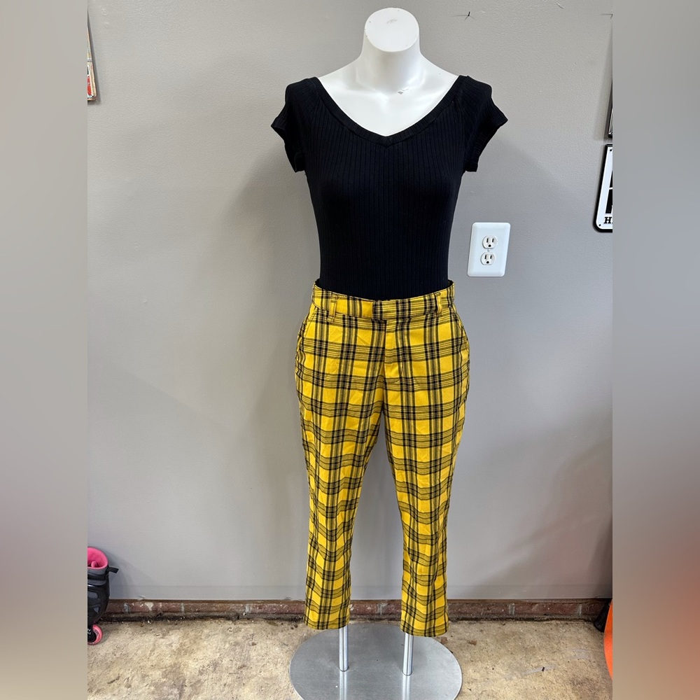 Hot Topic Yellow plaid pants